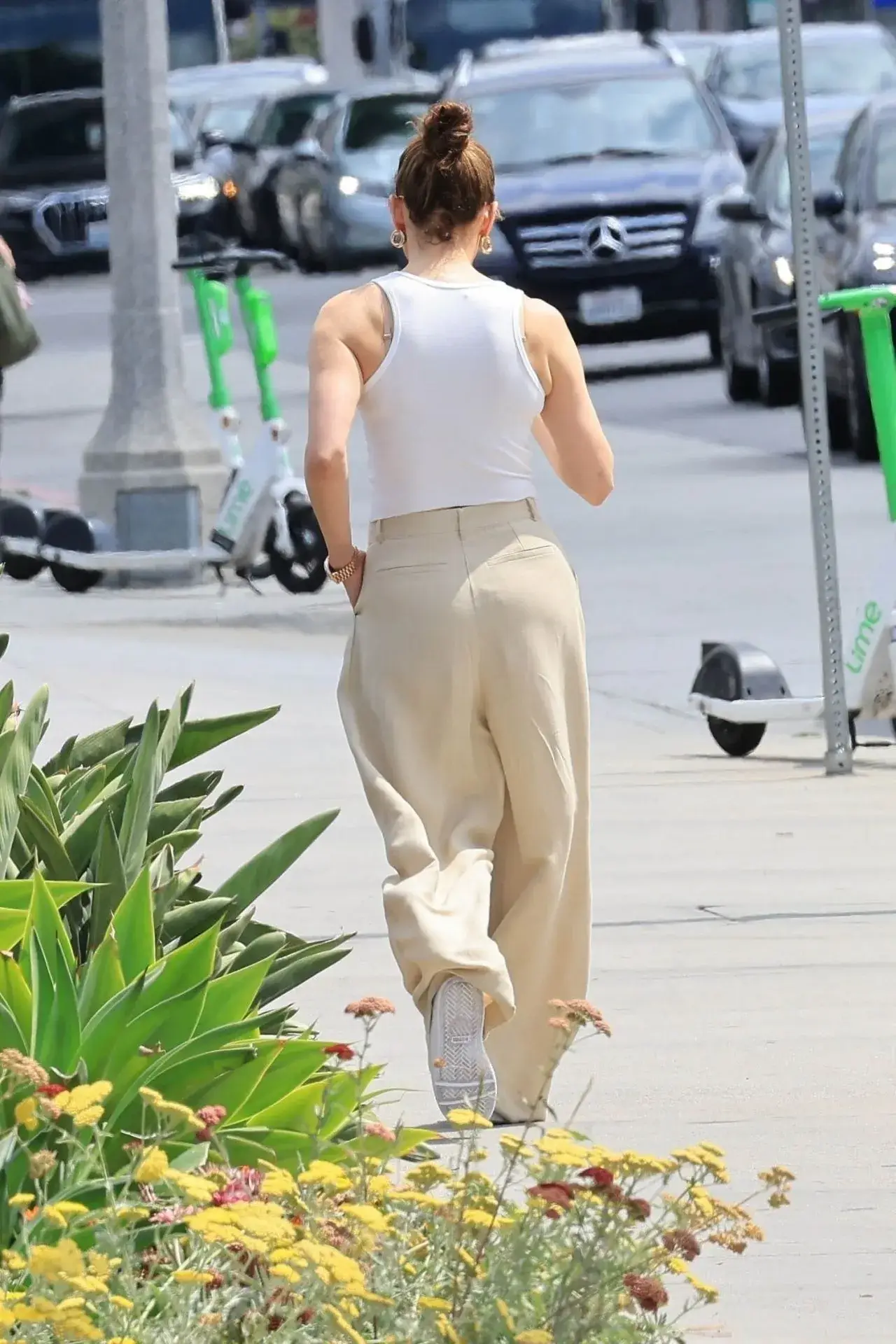 Jennifer Lopez Shopping Stills at The Grove in West Hollywood